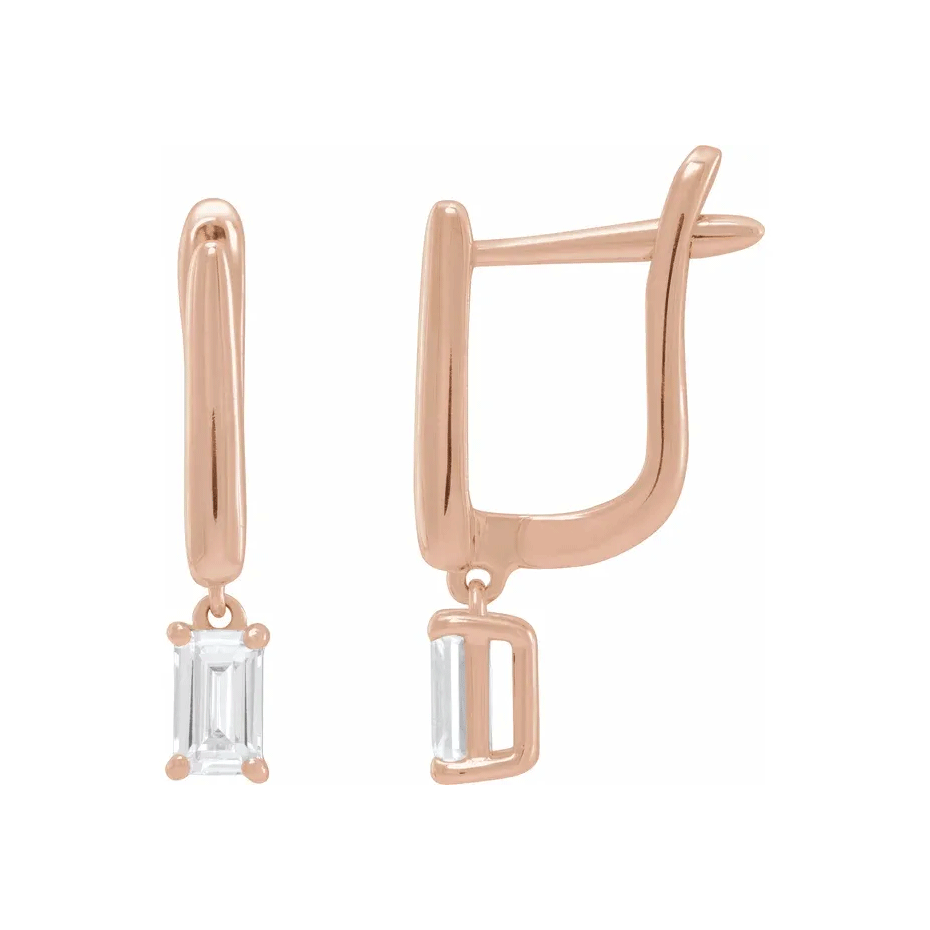 Aretes colgantes de diamantes de laboratorio de talla esmeralda (3/4 quilates)
