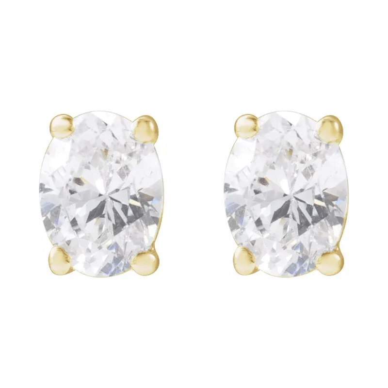 Aretes con diamantes de laboratorio de talla ovalada (1/3 quilates)