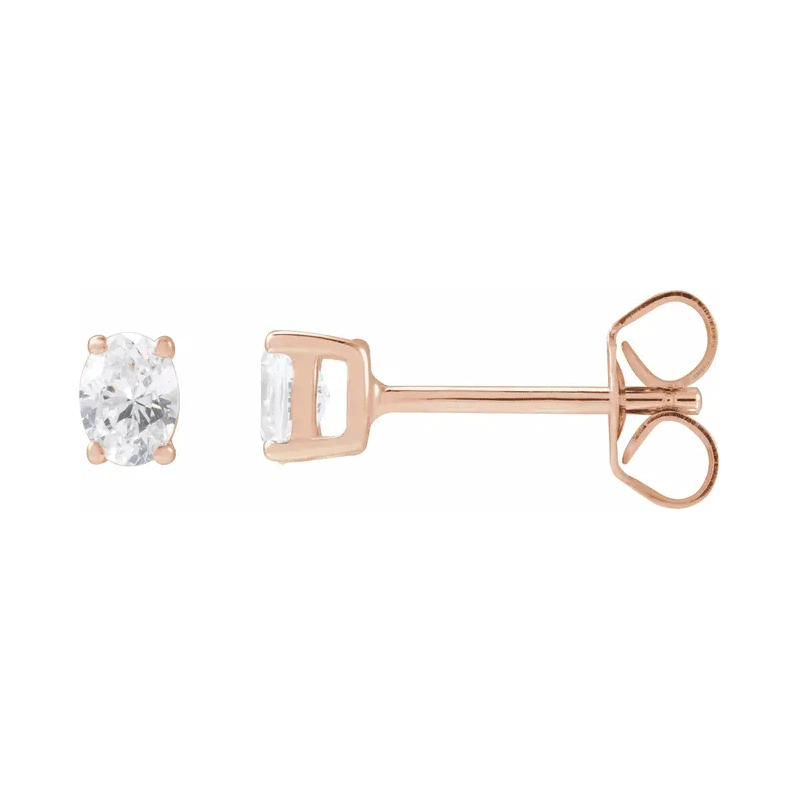 Aretes con diamantes de laboratorio de talla ovalada (1/3 quilates)