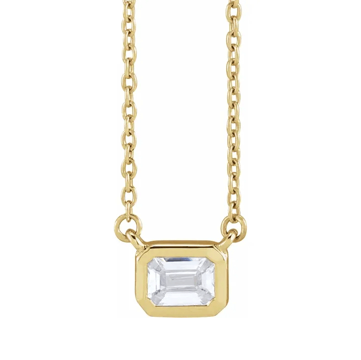 Collar de diamantes de laboratorio con engaste de bisel de talla esmeralda - 1/2 ct