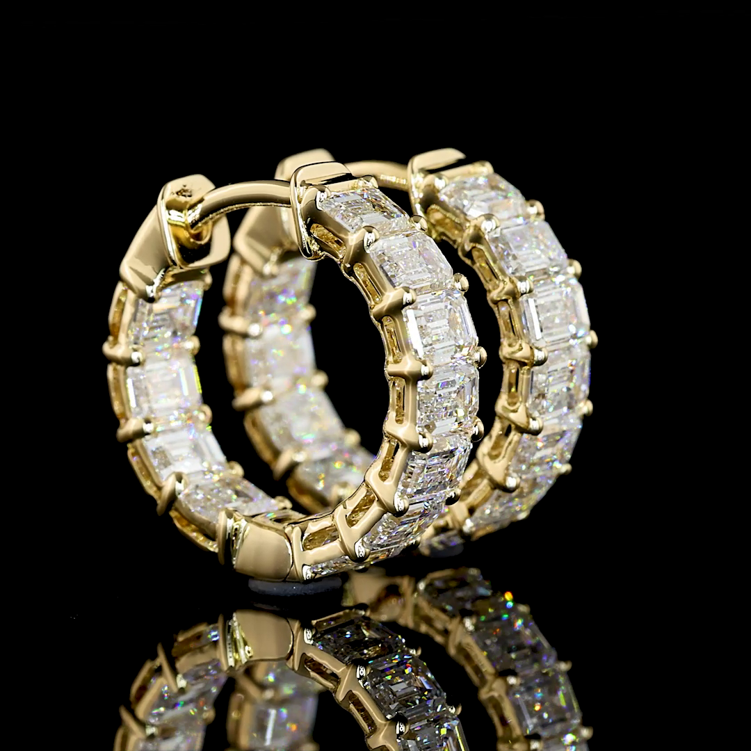 Aros de oro amarillo de 14 quilates con diamantes de laboratorio de talla esmeralda (1,98 cts)
