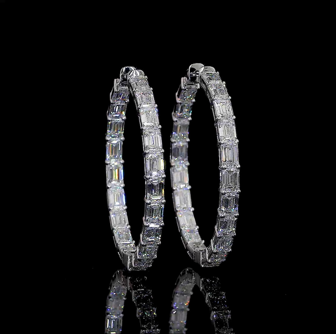 Aretes tipo argolla con diamantes de laboratorio de talla esmeralda del revés - Oro blanco de 14 k (12,45 quilates)